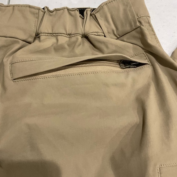 Duluth Trading Co. Cargo Pants Tan Elastic Back Waist Nylon Men’s Med Waist 30 L - Picture 6 of 16